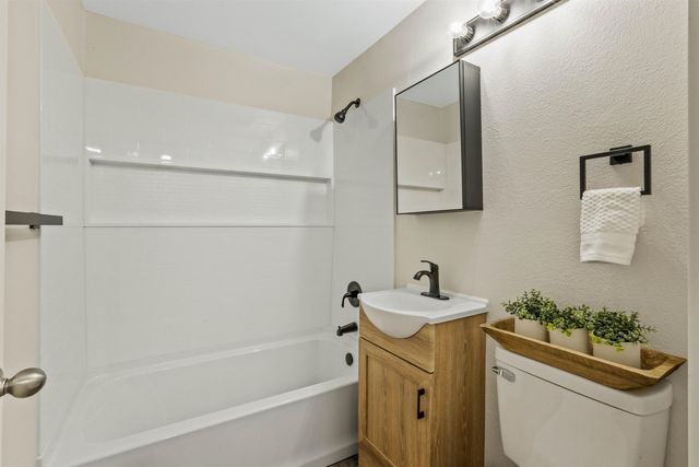 6108 N A St, Spokane, WA 99205