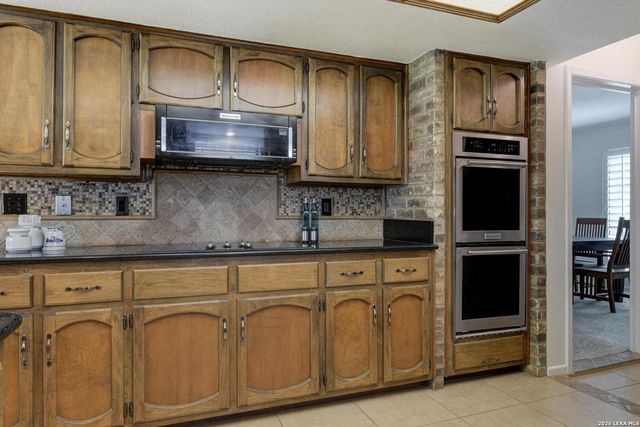 907 Silver Spruce St, San Antonio, TX 78232