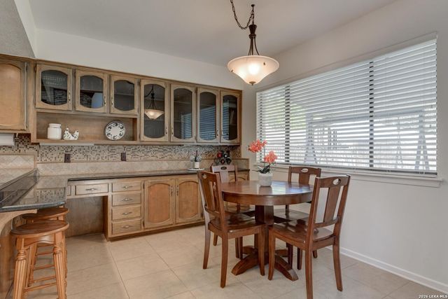 907 Silver Spruce St, San Antonio, TX 78232