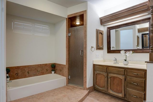 907 Silver Spruce St, San Antonio, TX 78232