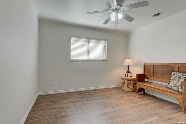 907 Silver Spruce St, San Antonio, TX 78232