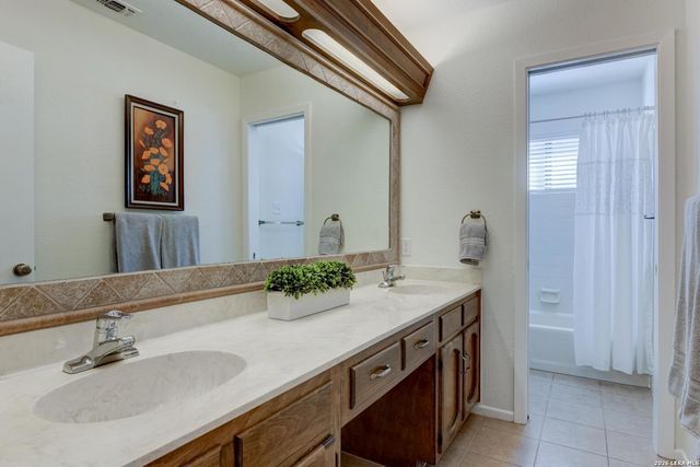 907 Silver Spruce St, San Antonio, TX 78232