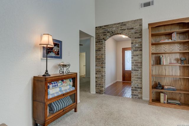 907 Silver Spruce St, San Antonio, TX 78232