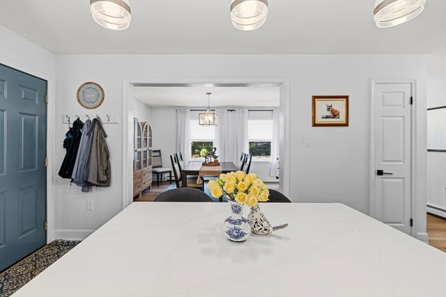 92 Everett St, Somerset, MA 02726