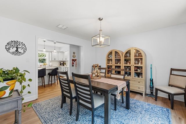 92 Everett St, Somerset, MA 02726