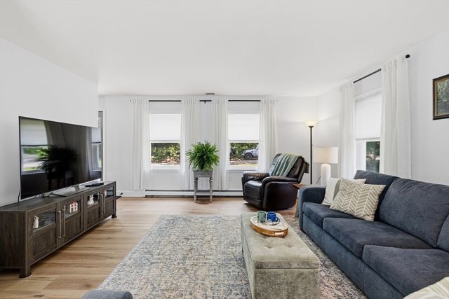 92 Everett St, Somerset, MA 02726