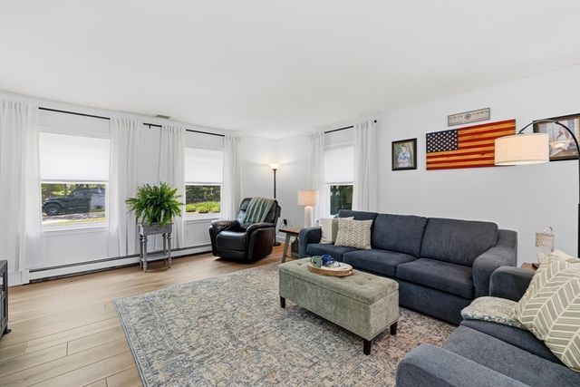 92 Everett St, Somerset, MA 02726