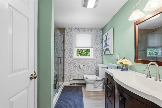 92 Everett St, Somerset, MA 02726