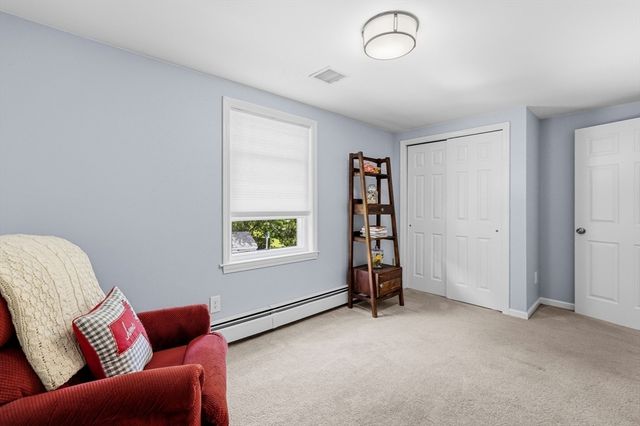 92 Everett St, Somerset, MA 02726