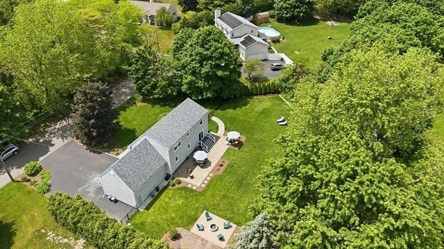 92 Everett St, Somerset, MA 02726