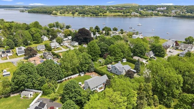 92 Everett St, Somerset, MA 02726