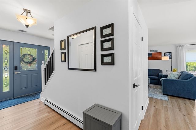 92 Everett St, Somerset, MA 02726