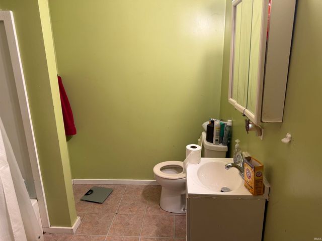 2415 Fellows Street, South Bend, IN 46614