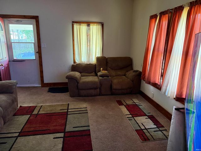 2415 Fellows Street, South Bend, IN 46614