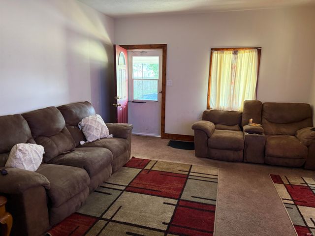 2415 Fellows Street, South Bend, IN 46614