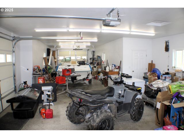 1320 SHOESTRING Rd, Riddle, OR 97469