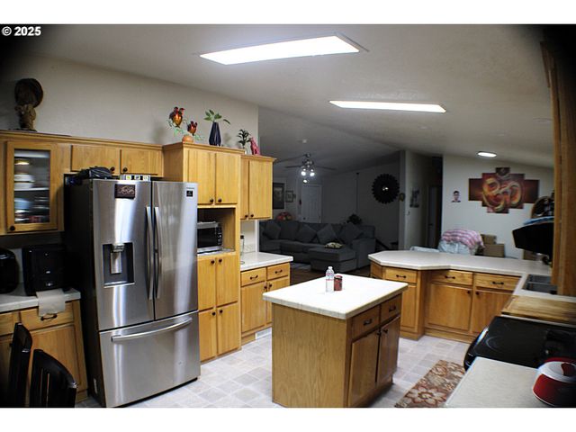 1320 SHOESTRING Rd, Riddle, OR 97469