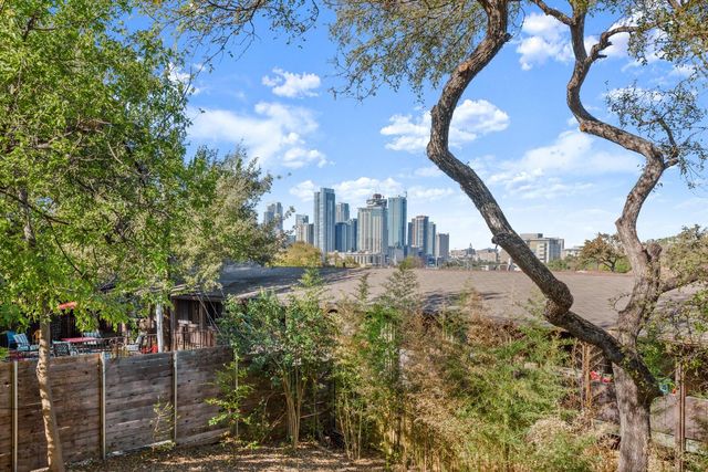 1406 Summit ST, Austin, TX 78741