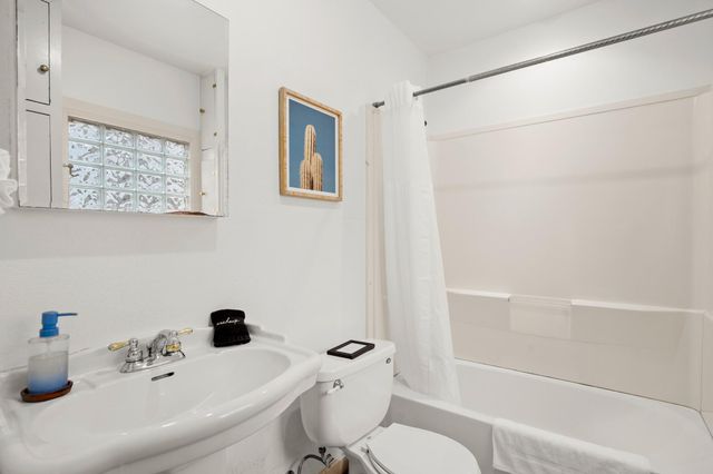 1406 Summit ST, Austin, TX 78741