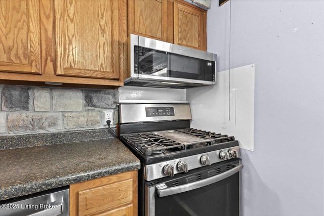 4800 Bluebird Ave, Lynnview, KY 40213