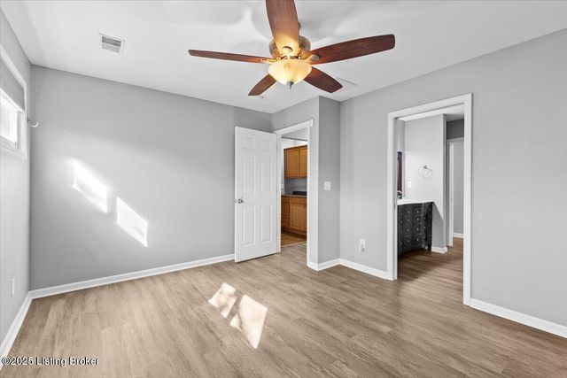 4800 Bluebird Ave, Lynnview, KY 40213