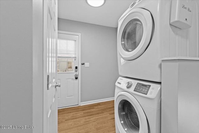 4800 Bluebird Ave, Lynnview, KY 40213