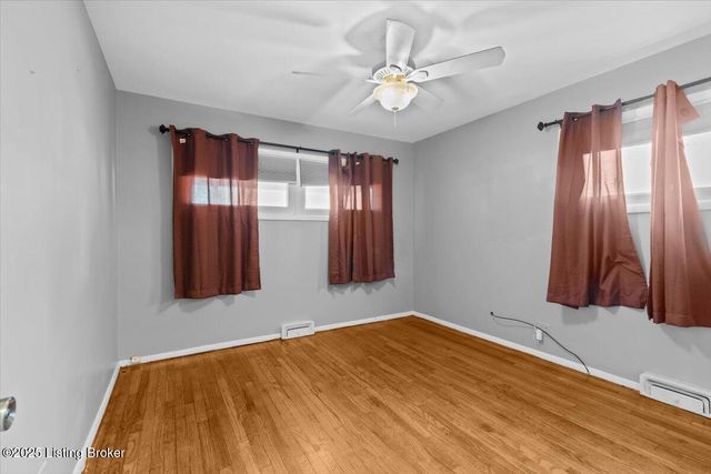 4800 Bluebird Ave, Lynnview, KY 40213