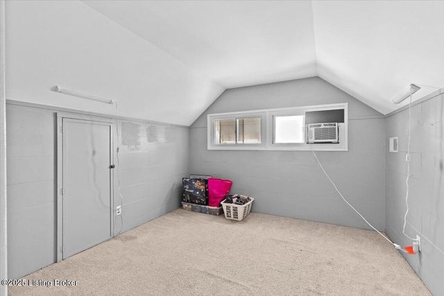 4800 Bluebird Ave, Lynnview, KY 40213