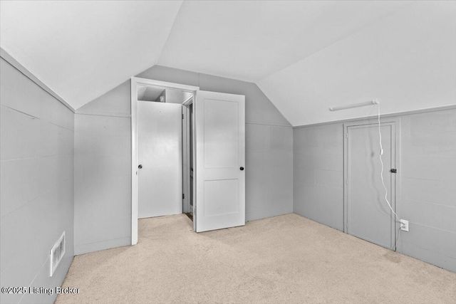 4800 Bluebird Ave, Lynnview, KY 40213