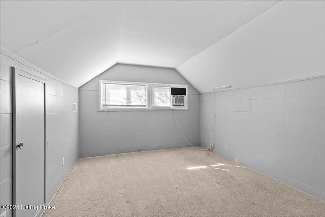 4800 Bluebird Ave, Lynnview, KY 40213