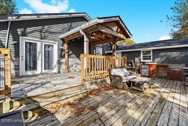 4800 Bluebird Ave, Lynnview, KY 40213