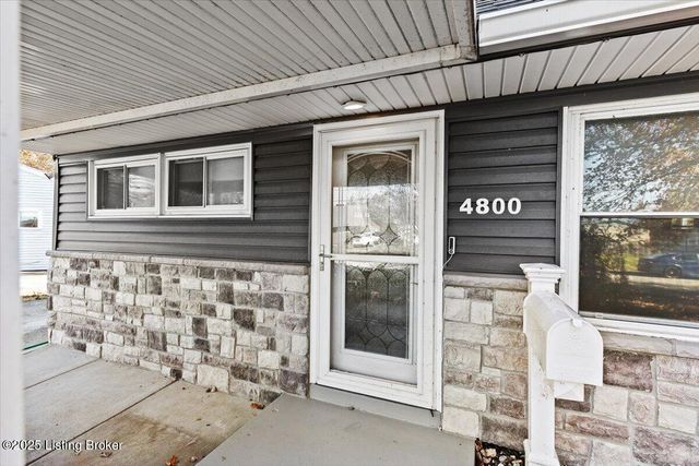 4800 Bluebird Ave, Lynnview, KY 40213