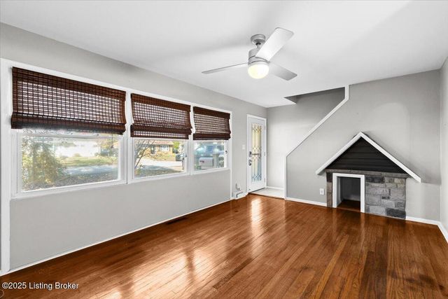 4800 Bluebird Ave, Lynnview, KY 40213