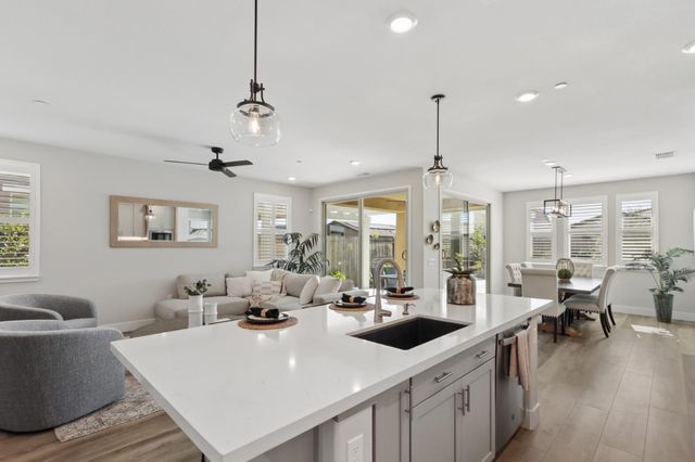 9068 Pomeroy Ln, El Dorado Hills, CA 95762