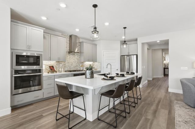 9068 Pomeroy Ln, El Dorado Hills, CA 95762