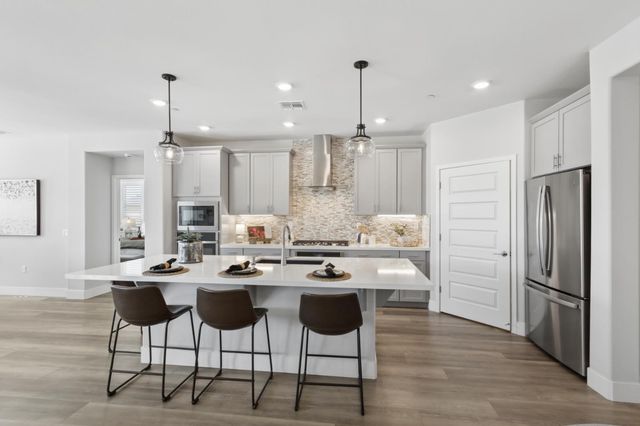 9068 Pomeroy Ln, El Dorado Hills, CA 95762