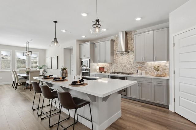 9068 Pomeroy Ln, El Dorado Hills, CA 95762