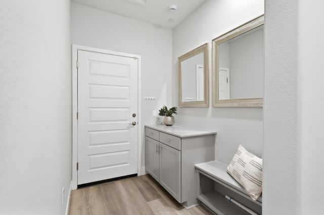 9068 Pomeroy Ln, El Dorado Hills, CA 95762