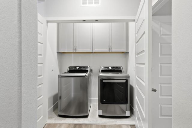 9068 Pomeroy Ln, El Dorado Hills, CA 95762