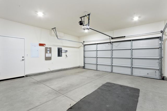 9068 Pomeroy Ln, El Dorado Hills, CA 95762