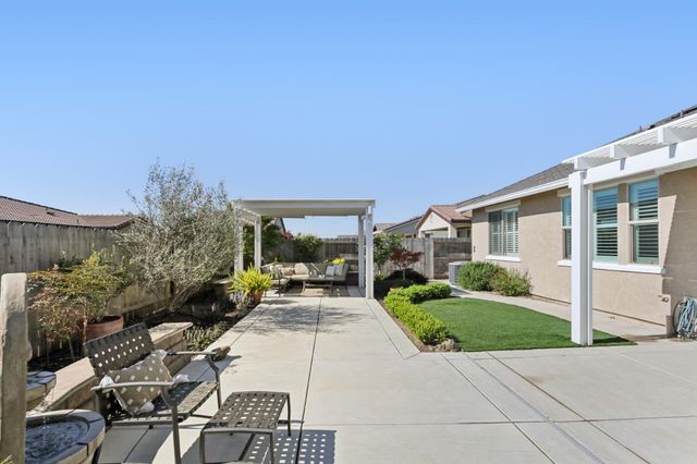 9068 Pomeroy Ln, El Dorado Hills, CA 95762