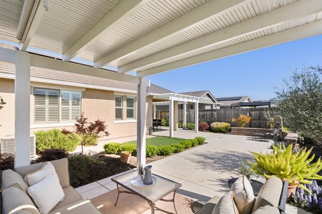9068 Pomeroy Ln, El Dorado Hills, CA 95762