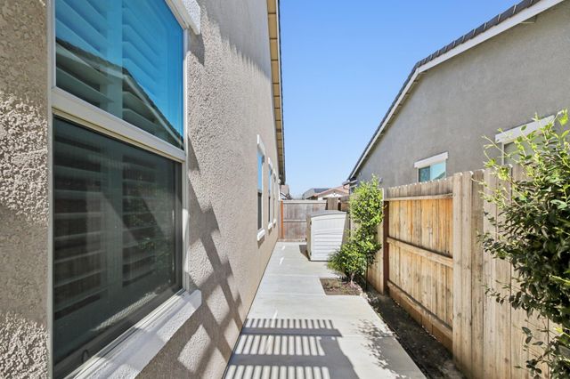 9068 Pomeroy Ln, El Dorado Hills, CA 95762