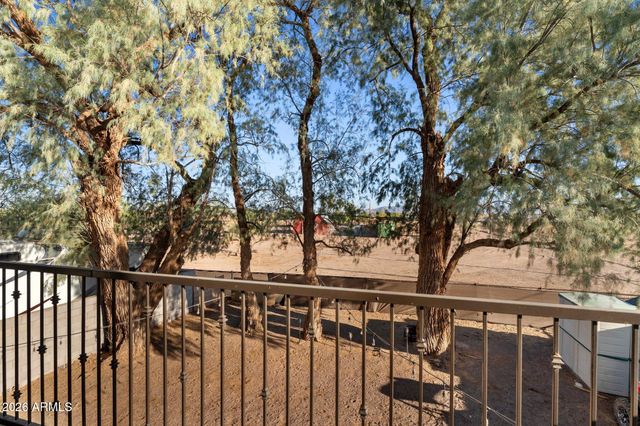 21647 W LAURA Street, Wittmann, AZ 85361