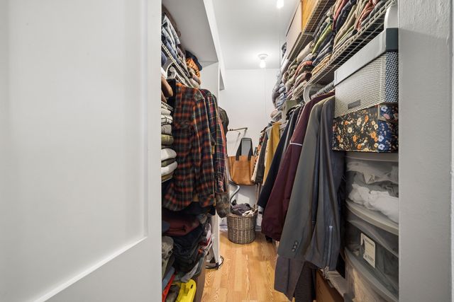 660 Perrie Drive 201, Elk Grove Village, IL 60007