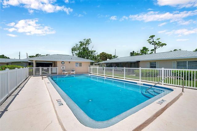 2182 CORINNE COURT S C, St Petersburg, FL 33712
