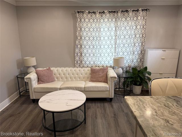 311 W Grand Traverse Street, Commerce Twp, MI 48382