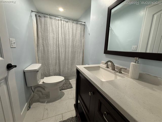 311 W Grand Traverse Street, Commerce Twp, MI 48382