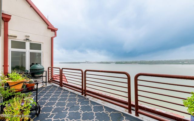 5433 Harbortown Cir, Prospect, KY 40059
