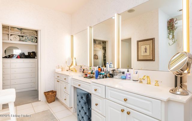 5433 Harbortown Cir, Prospect, KY 40059